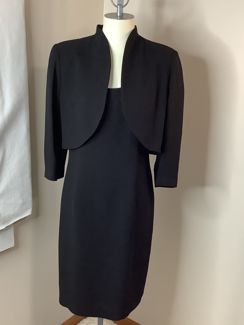 Maggy London Petites Classic Black Sheath Dress with Bolero Jacket Sz 14
